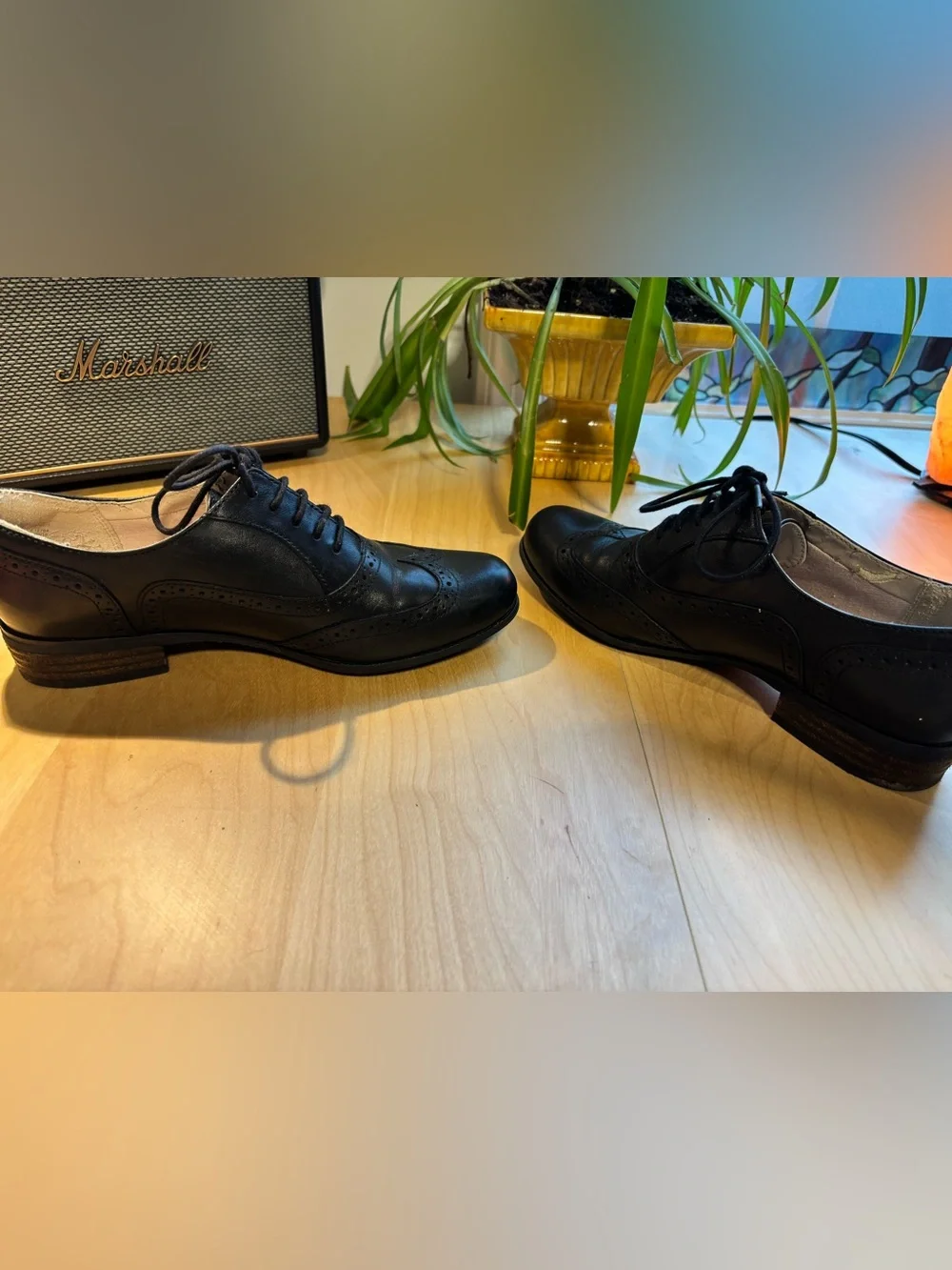 Classic Women’s Black Leather Wingtip Oxfords 7.5